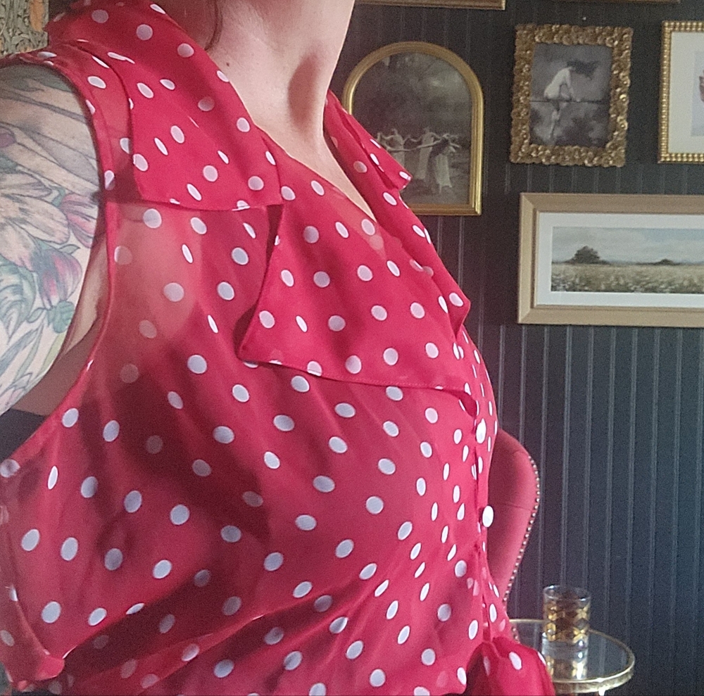 Red Chiffon Sleeveless Blouse with White Polka Dots - Size Med. Tie in the Front - Picture 13 of 13